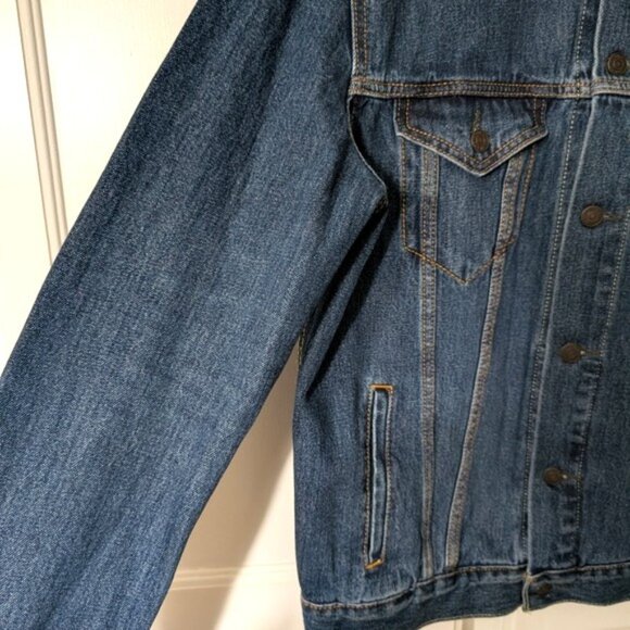 NWOT Levi's Unisex Original Trucker Jacket Blue Denim Size L - Picture 6 of 9